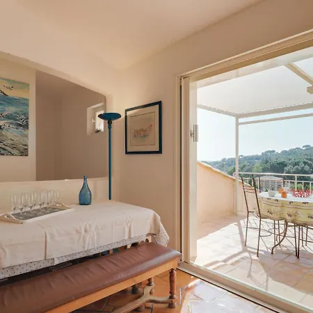 别墅 Le Petit Rouveau By Interhome *