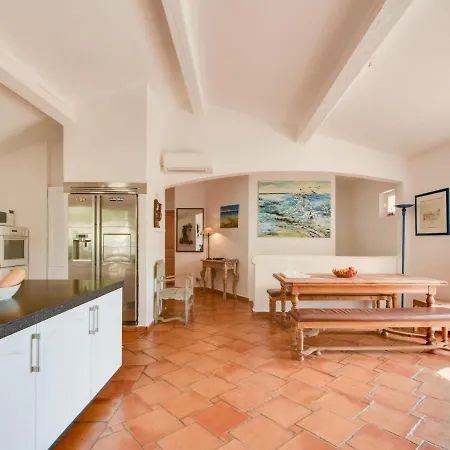 别墅 Le Petit Rouveau By Interhome *